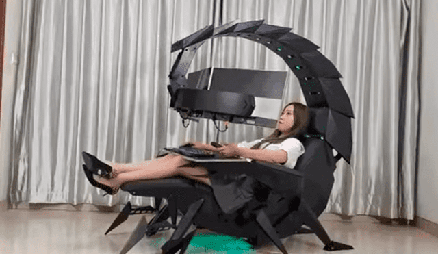 Así es la nueva silla gamer con forma de escorpión que tiene soporte para tres monitores. Foto: Golem.
