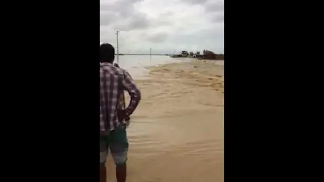 Huaicos en Perú: río La Leche volvió a interrumpir la Panamericana Norte entre Piura y Chiclayo [VIDEO]