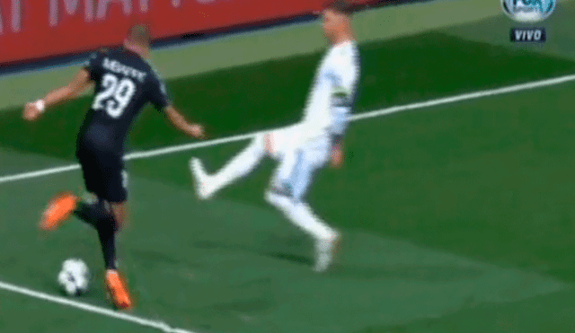 Real Madrid vs. PSG: Mbappé quiso lucirse con una 'rabona', pero hizo el ridículo