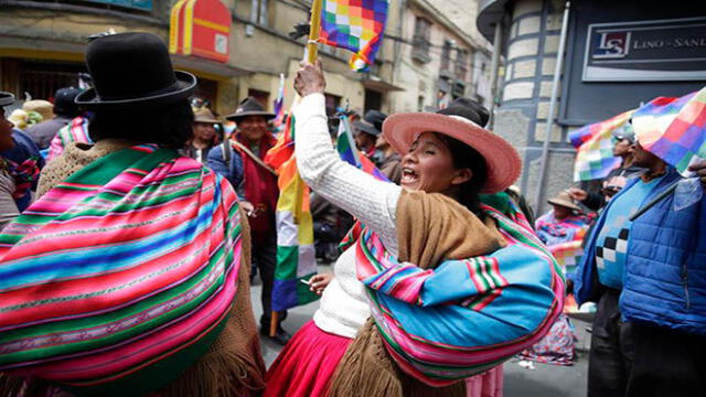 Los indígenas llevan varios días en las calles con la intención de que Jeanine Áñez deje el cargo. Foto: EFE