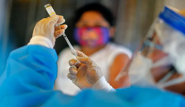 "Para principios de año como la proyección más optimista", es la expectativa de la OPS de cara a una vacuna aprobada contra el coronavirus SARS-CoV-2. Foto: AFP