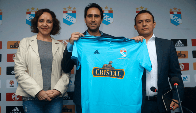 La barra de Sporting Cristal se pronunció por la venta de su club a Innova Sports. | Foto: GLR