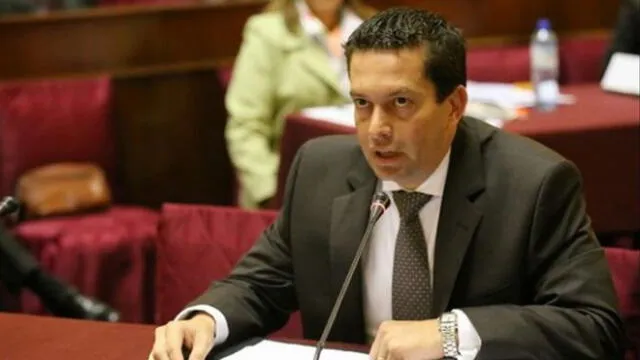 Miguel Torres: “Es nuestro deber apartar a PPK de la Presidencia”