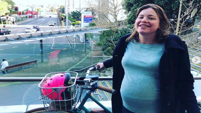 Ministra neozelandesa acudió al hospital en bicicleta para dar a luz