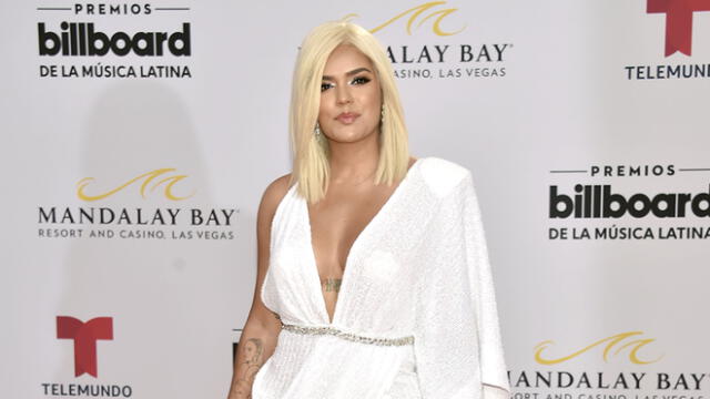 Karol G muestra de más con sensual vestido en el Latin Billboard 2019