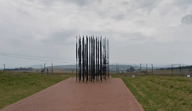 Desliza hacia la izquierda las imágenes de Google Maps para descubrir el rostro del recordado Nelson Mandela.