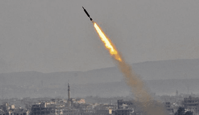 Siria intercepta misiles sobre base aérea Homs