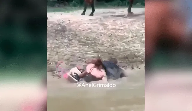 Facebook viral: pareja se sube a caballo para dar un paseo y este reacciona de la peor forma al sentir su excesivo peso [