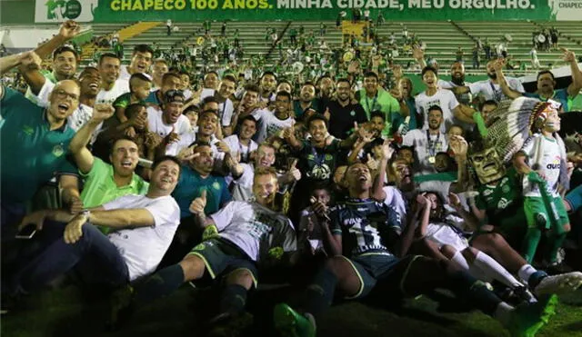 Chapecoense gana su primer título tras tragedia aérea