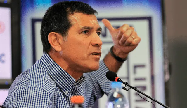 Gustavo Zevallos, gerente deportivo de Alianza Lima, arremetió contra Jean Ferrari y la nueva postura de Universitario con los estatutos de la FPF. | Foto: GLR