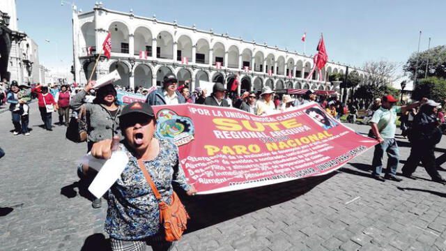 Sutep Arequipa amenaza con iniciar una huelga en octubre