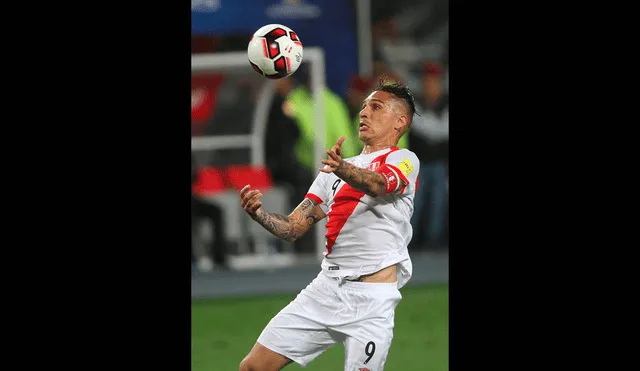 Ramón Quiroga advierte que la selección peruana pierde mucho con Paolo Guerrero. Foto: Líbero