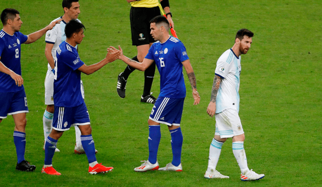 El delantero argentino anotó el gol del empate para Argentina. Crédito: EFE