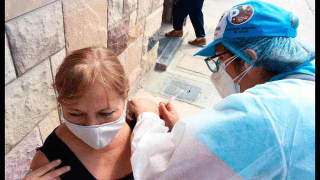 Personal de salud realizó vacunación en distrito de Castilla.