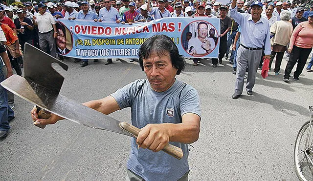 Tumaneños realizan marcha de sacrificio contra directorio del Grupo Oviedo