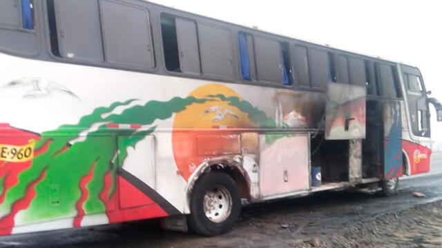 Trujillo: 40 pasajeros salvan de morir tras incendio de bus [VIDEO]