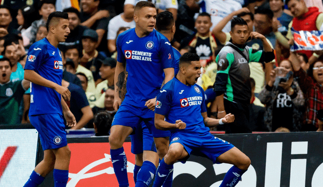 Cruz Azul humilló a América y lo venció por 5-2 en una gran edición del Clásico Joven por la Liga MX. | Foto: EFE