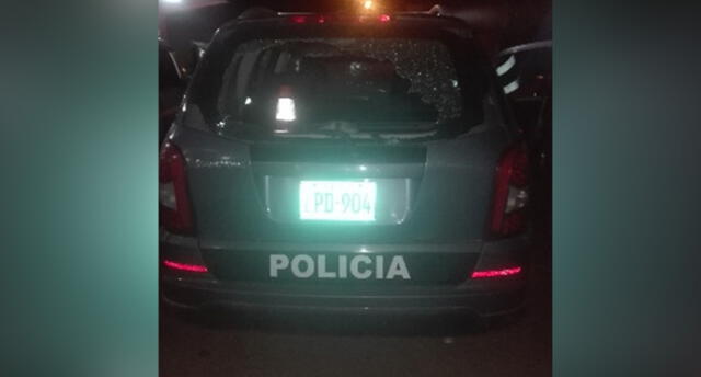 Puno: pobladores apedrearon patrullero de la Policía tras accidente en Juliaca