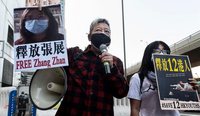 Manifestantes en Hong Kong muestran su apoyo a Zhang. Foto: EFE