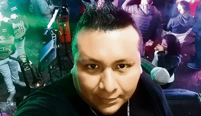 'Juancho'. Juan Peña es cantante y promotor de eventos.