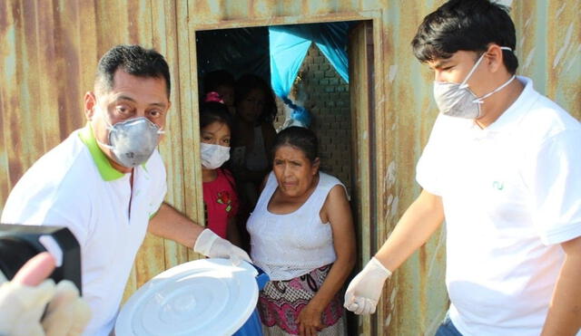 Empresas donaron víveres a familias pobres.