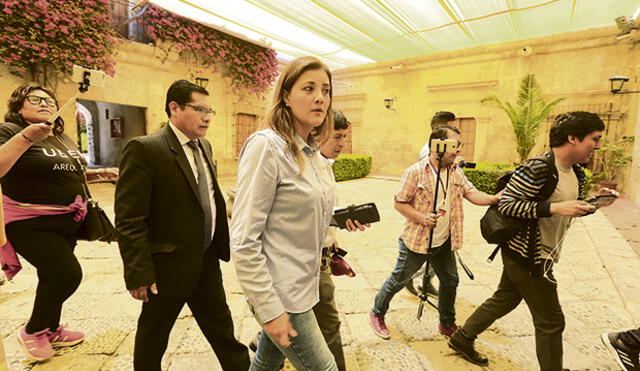 Sindican a exgobernadora Yamila Osorio de recibir dinero de coimas