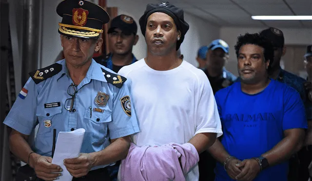 Ronaldinho cumplió 67 días preso en Paraguay imputado por uso de pasaporte adulterado. | Foto: AFP