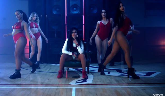 Karol G hace sensual twerking en el videoclip oficial de 'Punto G'