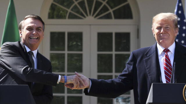 Jair Bolsonaro dijo que la visita de Mike Pompeo es una muestra del estrecho alineamiento entre ambos países. Foto: AFP