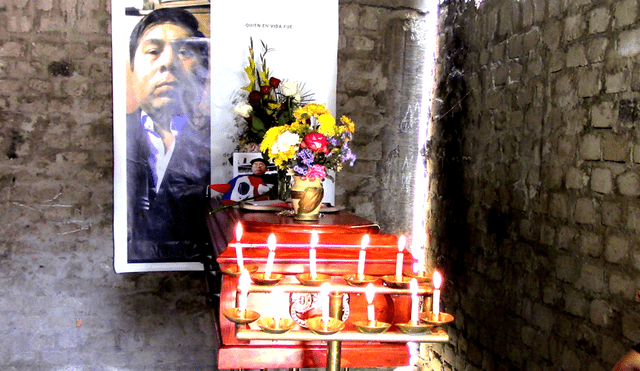 Los restos fueron sepultados en el campo santo Lomas de la Paz.