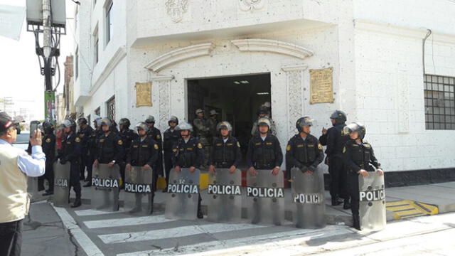 Arequipa: Por presunto lavado de activos allanan vivienda de alcalde de Cerro Colorado