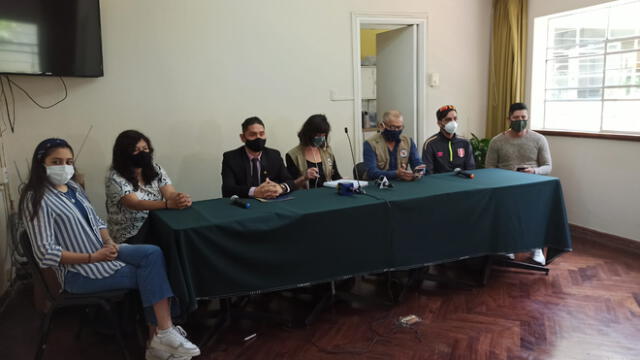 Familiares dieron una conferencia de prensa junto a sus abogados. Foto: María Pía Ponce/URPI-GLR