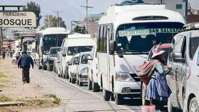 Transportistas de autos y minivanes anuncian paro macrorregional