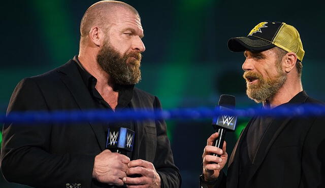 Shawn Michaels sorprendió a Triple H en SmackDown Live. Foto: WWE