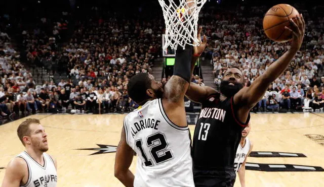 Spurs ganan 121 - 96 a los Rockets en semifinales de la Conferencia Oeste por Playoffs de la NBA