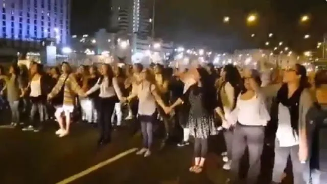 Cercado de Lima: mujeres protestan por joven quemada en Miraflores  y son reprimidas por PNP [VIDEO] 