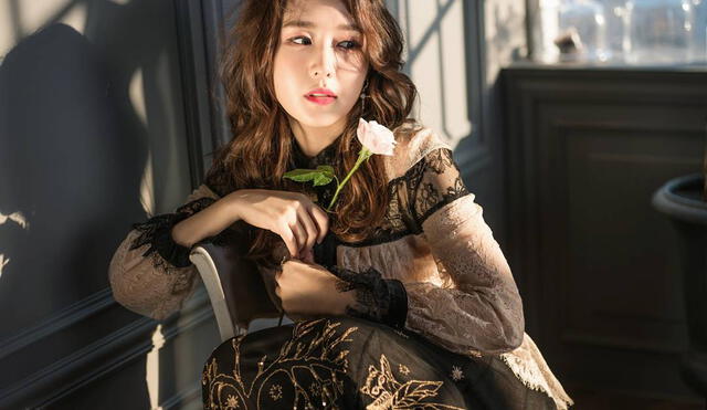Choi Soo Jin es una actriz de voz y  hermana mayor de Choi Soo Young del grupo femenino SNSD.