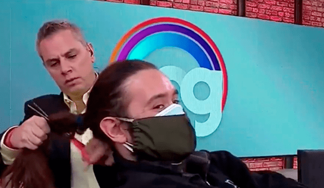 José Miguel Viñuela cortó la cabellera al camarógrado en plena emisión del matinal. Foto: Captura/Mucho Gusto
