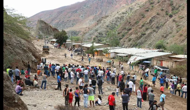 Carreteras entre Lambayeque y Cajamarca se mantienen incomunicadas por huaycos