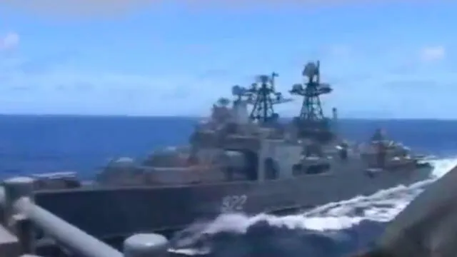 Videos muestra buques de guerra de EE. UU. y Rusia a punto de colisionar [FOTOS]