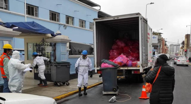 Residuos biocontaminantes COVID-19 de hospital ponen en riesgo a transeúntes en Trujillo