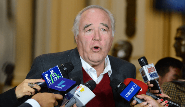 García Belaunde: “Debemos autodisolvernos y llamar a nuevas elecciones”