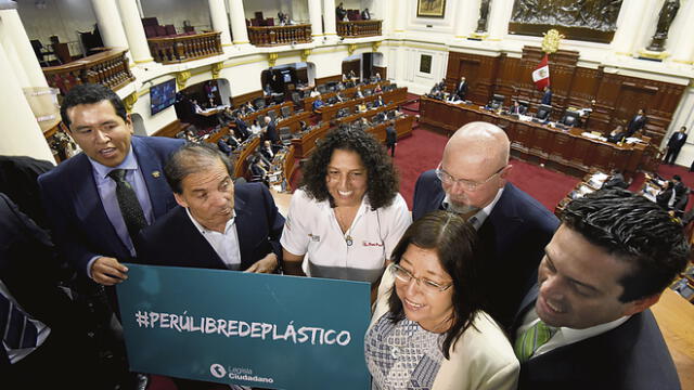 Congreso aprueba ley que regula plásticos de un solo uso en el Perú