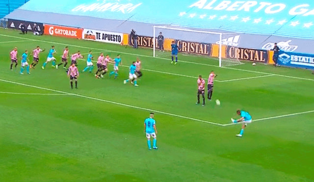 Martín Távara abrió rápidamente el marcador a favor de Sporting Cristal con un estupendo golazo de tiro libre. | Foto: Gol Perú