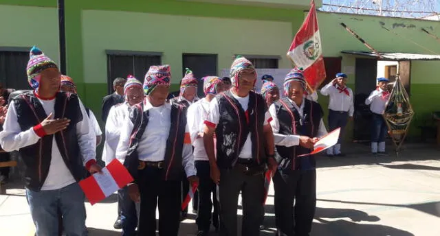 Cantando el himno en quechua internos conmemoran el Día de la Bandera [VIDEO]