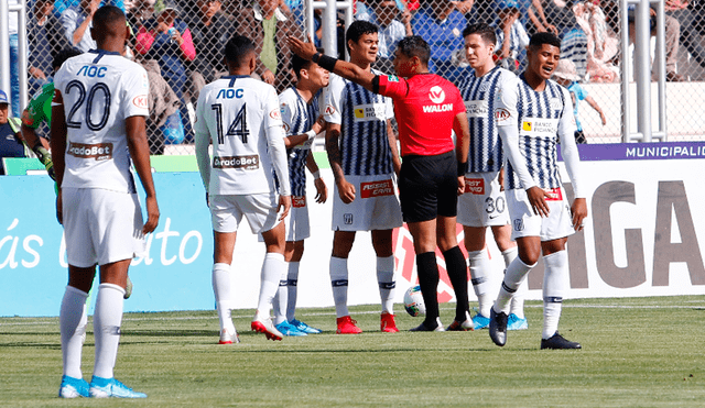 Alianza Lima cayó por goleada ante Binacional por 4-1.