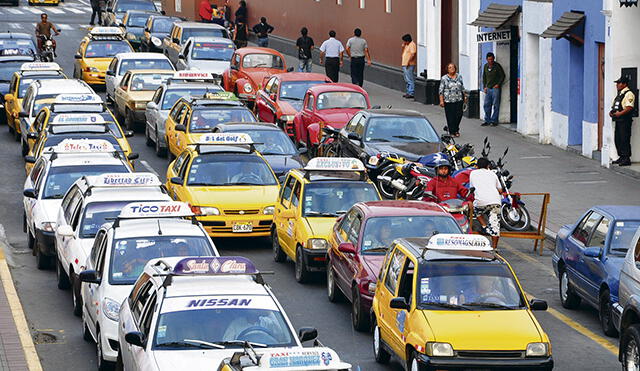 Temen crezcan asaltos por desafiliación de taxis