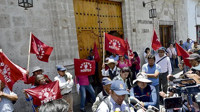 Catedráticos de la Unsa definirán en reunión inicio de huelga indefinida