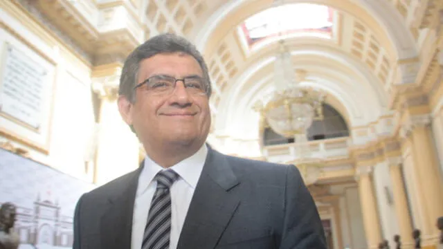 Juan Sheput respalda a PPK: “Barata viajó con Alan García y lo visitó en Palacio”