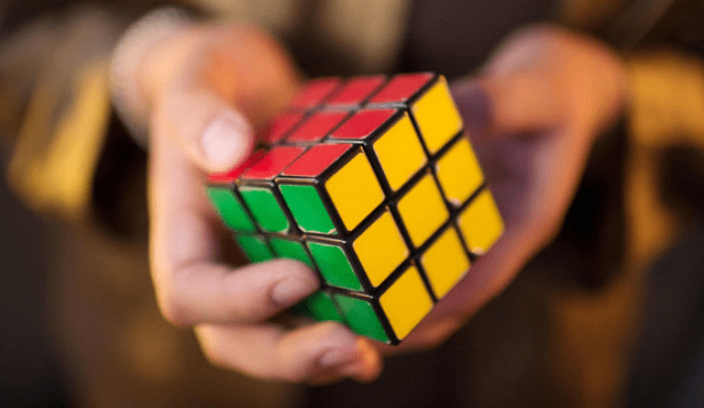 YouTube: joven bate récord mundial al armar cubo de Rubik en menos de 5 segundos [VIDEO]